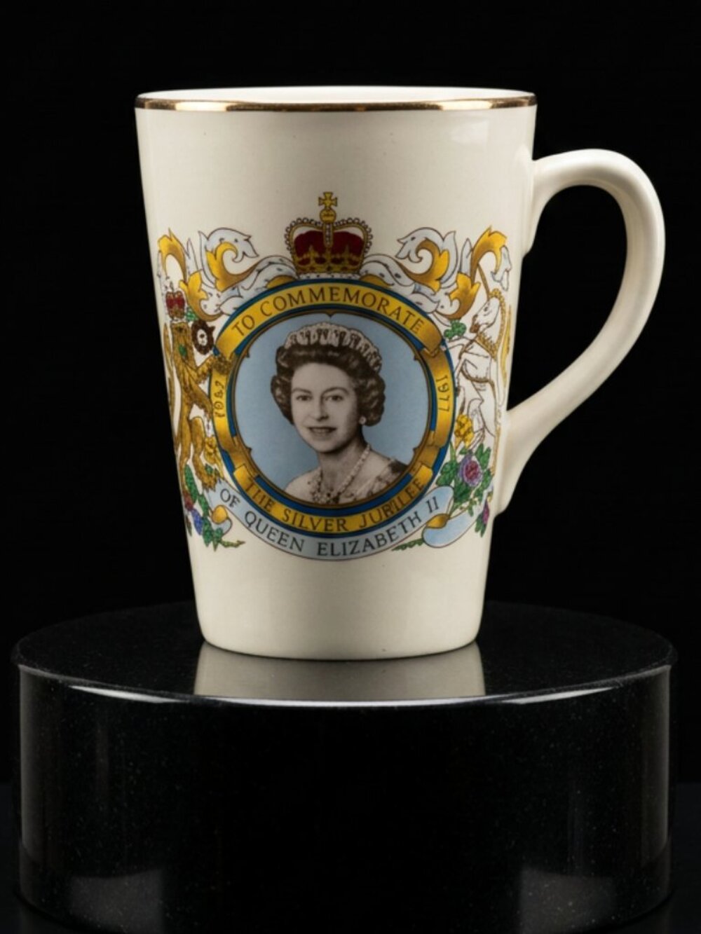 Queen Elizabeth 1977 Silver Jubilee Cup